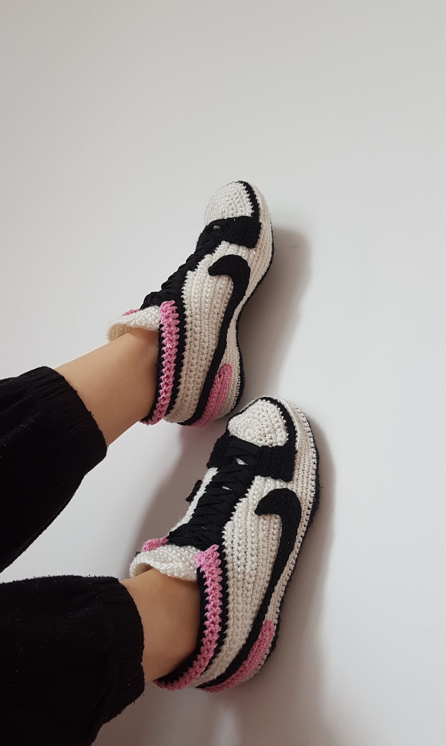 Chaussons crochet Nike 4 - Fait main