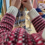 ouvrage de tissage réalisé en atelier. coloré et unique