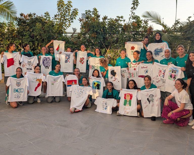 équipe marocaine féminine de football avec leurs créations